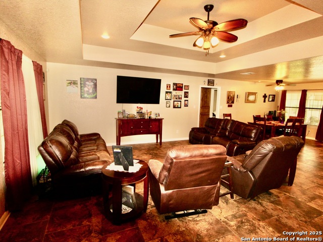 Listing photo id 3 for 12365 Rudolph Rd Unit 3