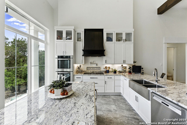 Listing photo id 10 for 321 Bentwood Dr