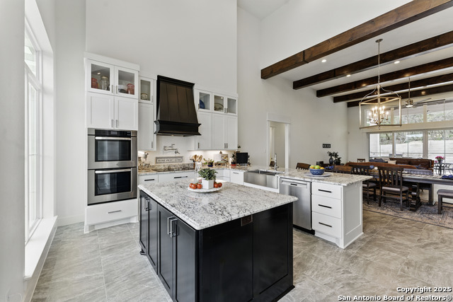 Listing photo id 12 for 321 Bentwood Dr