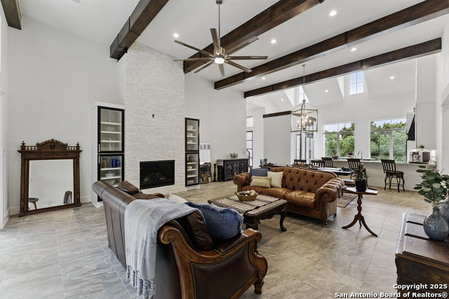 Listing photo id 15 for 321 Bentwood Dr