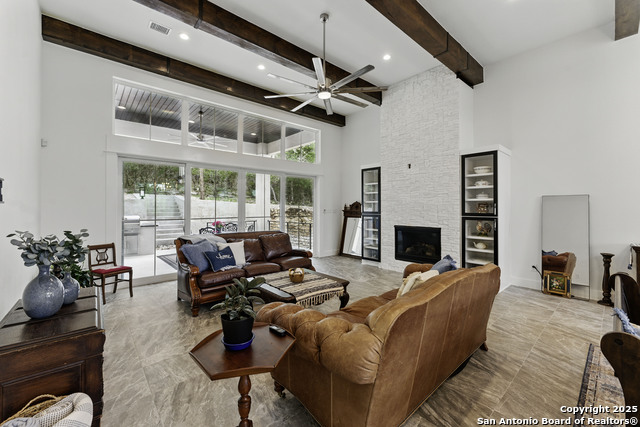 Listing photo id 16 for 321 Bentwood Dr