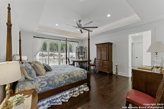 Listing photo id 18 for 321 Bentwood Dr