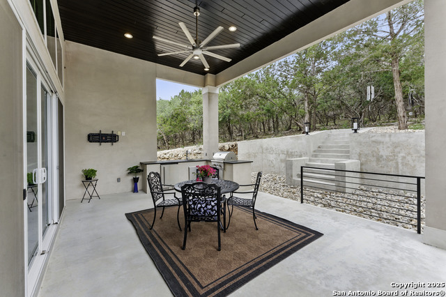 Listing photo id 42 for 321 Bentwood Dr