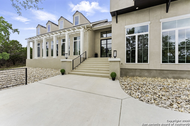 Listing photo id 5 for 321 Bentwood Dr