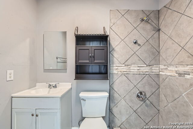 Image 20 of 29 For 8203 Bowens Crossing St