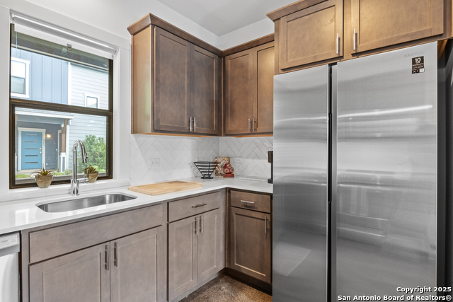 Image 16 of 42 For 211 Utah St.  401