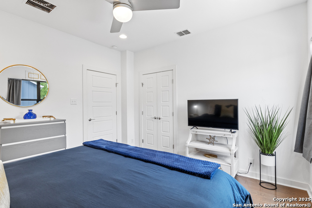Image 22 of 42 For 211 Utah St.  401