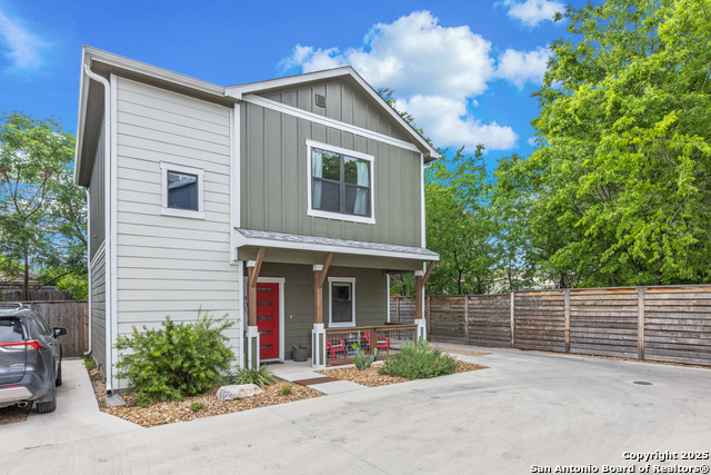 Image 4 of 42 For 211 Utah St.  401