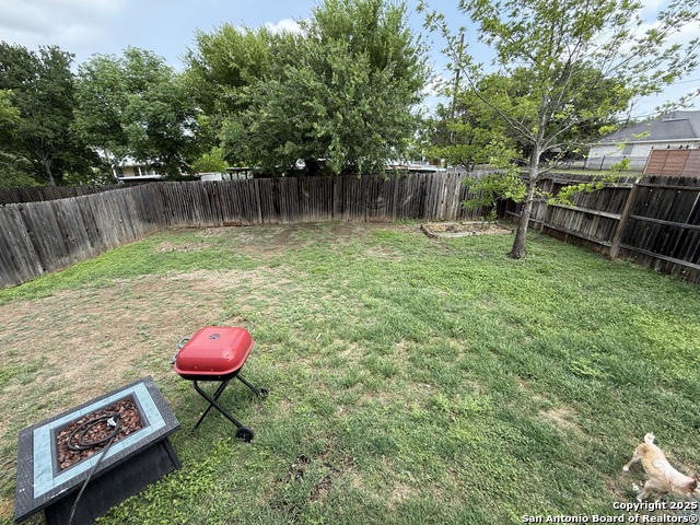 Image 15 of 38 For 12003 Sapphire River