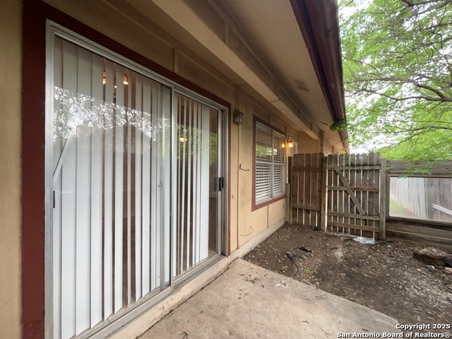 Image 26 of 33 For 14407 Edgemont St
