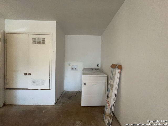 Image 27 of 33 For 14407 Edgemont St