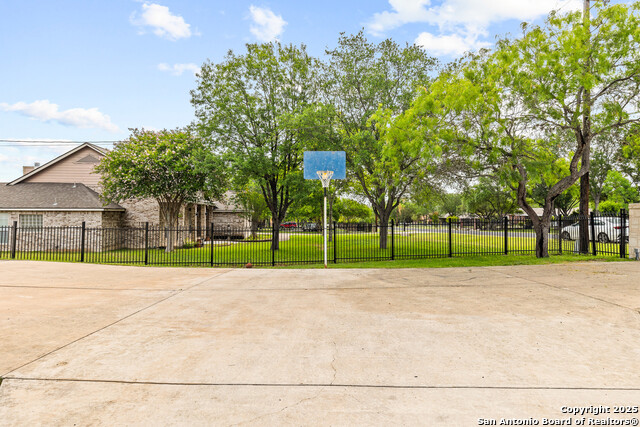 Image 4 of 47 For 12037 Poinciana