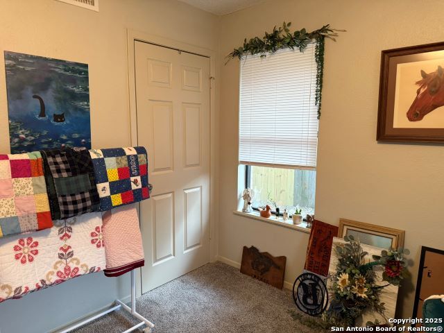 Listing photo id 13 for 1410 Longbranch