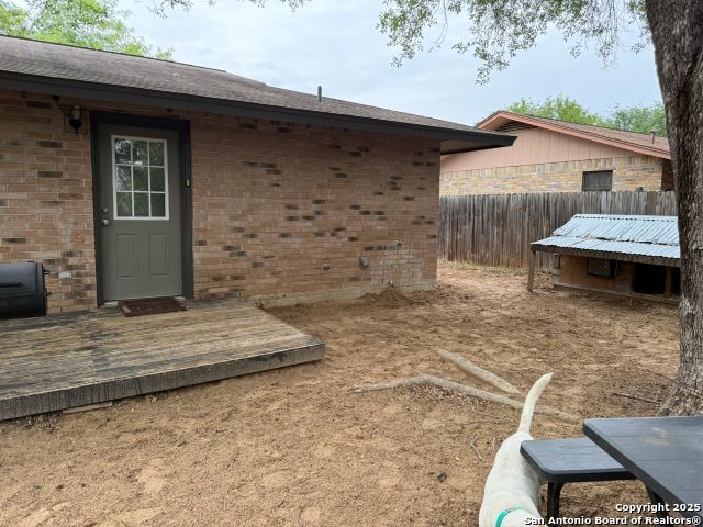 Listing photo id 0 for 1410 Longbranch