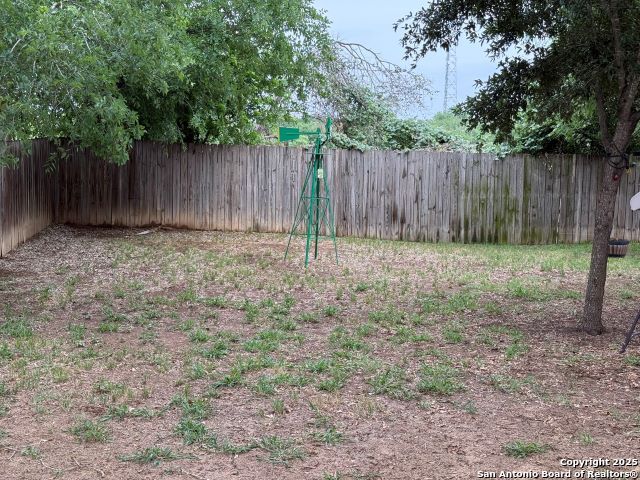 Listing photo id 4 for 1410 Longbranch