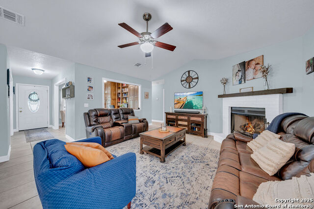Image 7 of 36 For 1253 Hillside Oaks