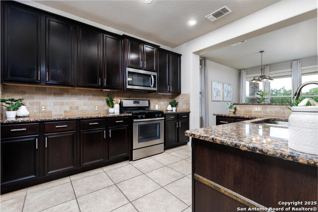 Listing photo id 8 for 25555 Sioux Springs