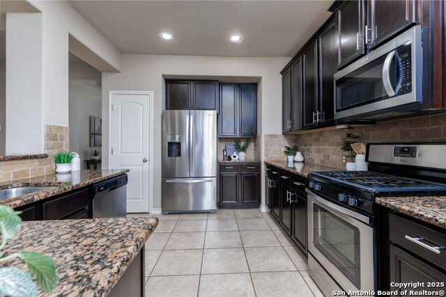 Listing photo id 10 for 25555 Sioux Springs