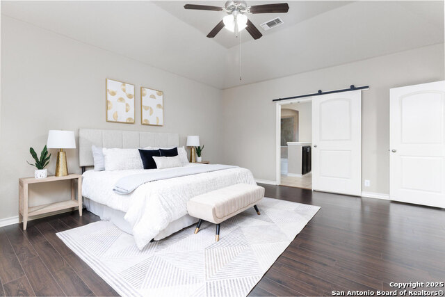 Listing photo id 13 for 25555 Sioux Springs