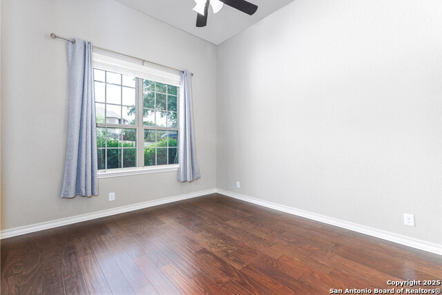 Listing photo id 17 for 25555 Sioux Springs