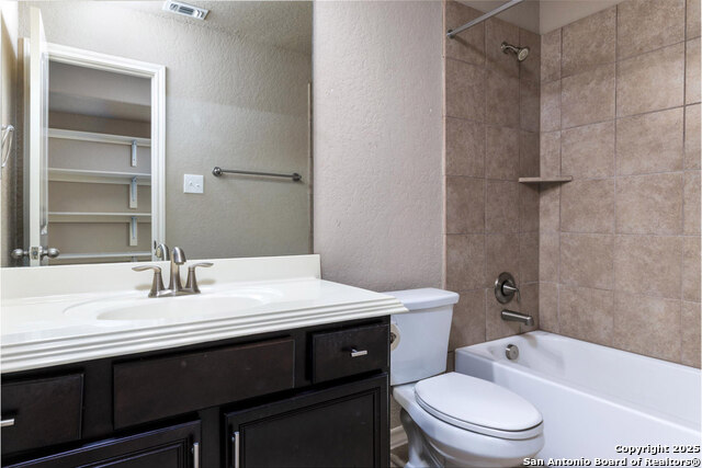 Listing photo id 25 for 25555 Sioux Springs