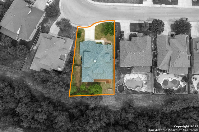 Listing photo id 32 for 25555 Sioux Springs