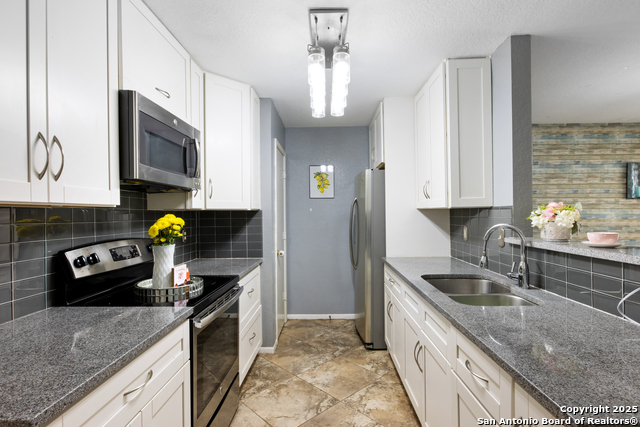 Listing photo id 9 for 4722 Crystal Farm