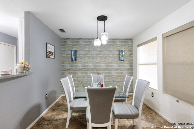 Listing photo id 12 for 4722 Crystal Farm