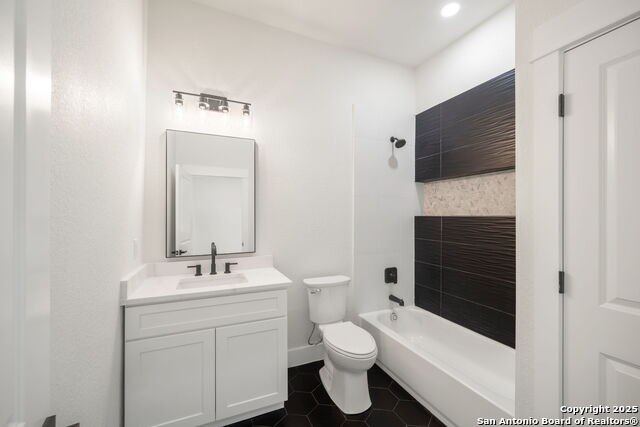 Image 36 of 50 For 247 Princeton Bldg 1, Units 201 &