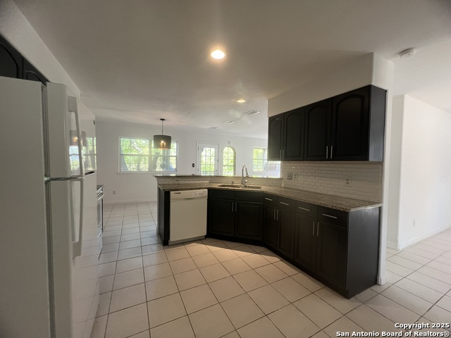 Image 10 of 26 For 568 Lake Forest