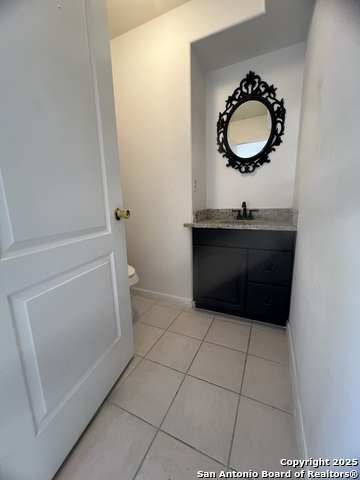 Image 11 of 26 For 568 Lake Forest