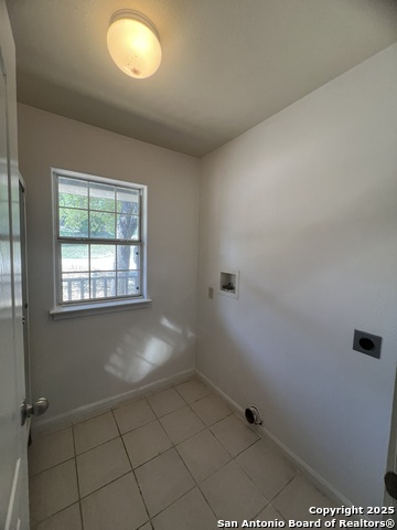 Image 12 of 26 For 568 Lake Forest