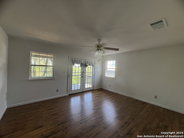 Image 14 of 26 For 568 Lake Forest