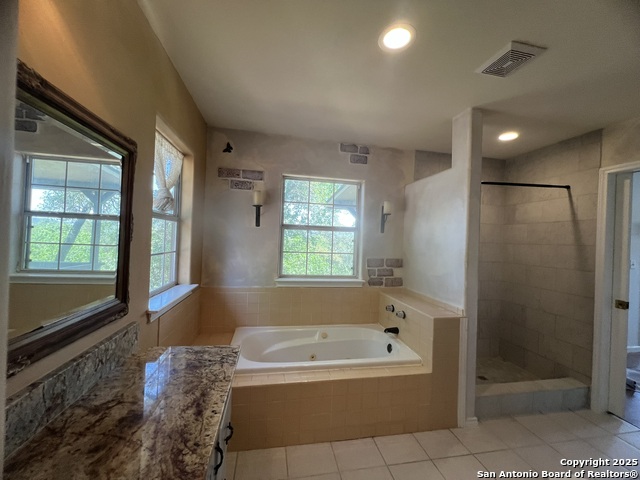 Image 15 of 26 For 568 Lake Forest
