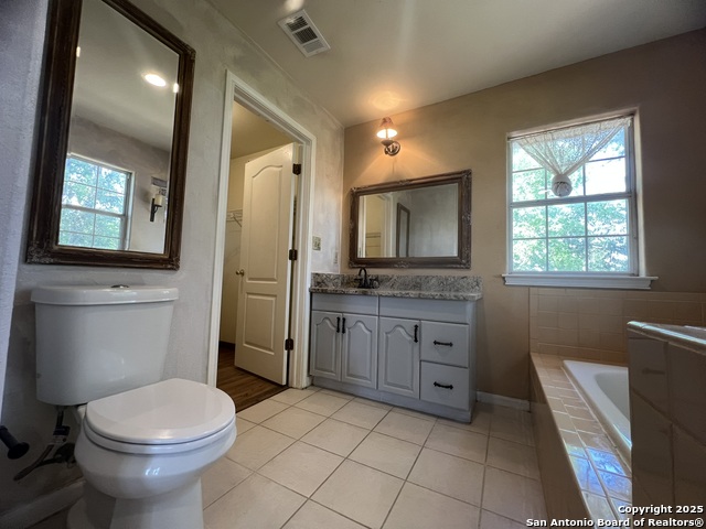 Image 16 of 26 For 568 Lake Forest
