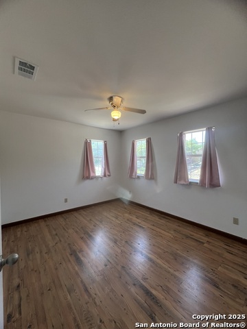 Image 19 of 26 For 568 Lake Forest