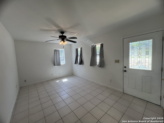 Image 5 of 26 For 568 Lake Forest
