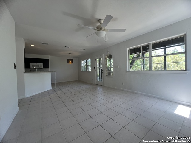 Image 7 of 26 For 568 Lake Forest