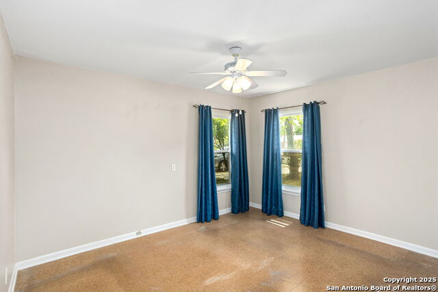 Listing photo id 8 for 107 Shropshire Dr.