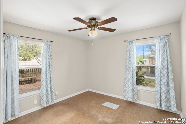 Listing photo id 11 for 107 Shropshire Dr.