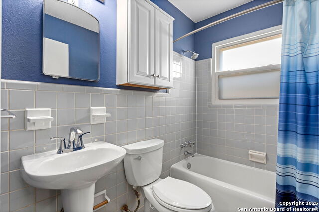 Listing photo id 7 for 107 Shropshire Dr.