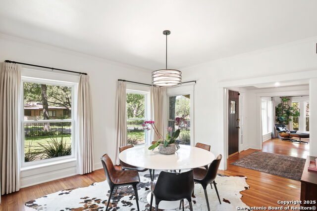 Listing photo id 8 for 204 Parklane