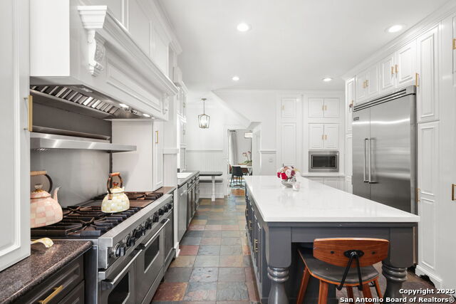Listing photo id 12 for 204 Parklane