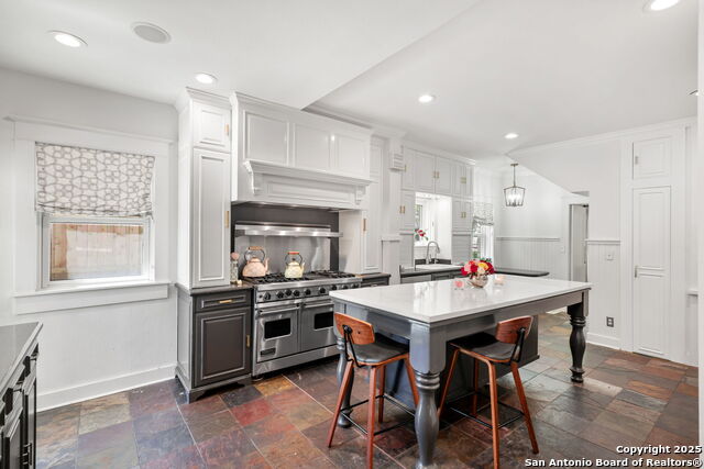 Listing photo id 13 for 204 Parklane