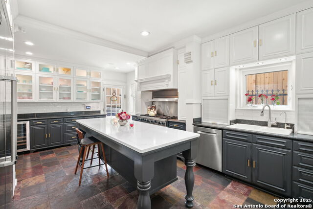 Listing photo id 14 for 204 Parklane