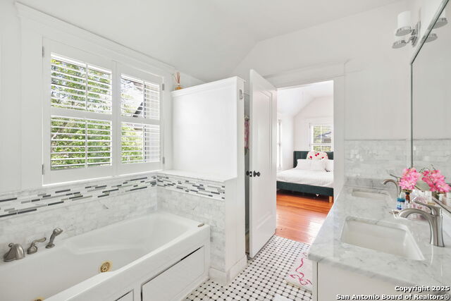 Listing photo id 22 for 204 Parklane