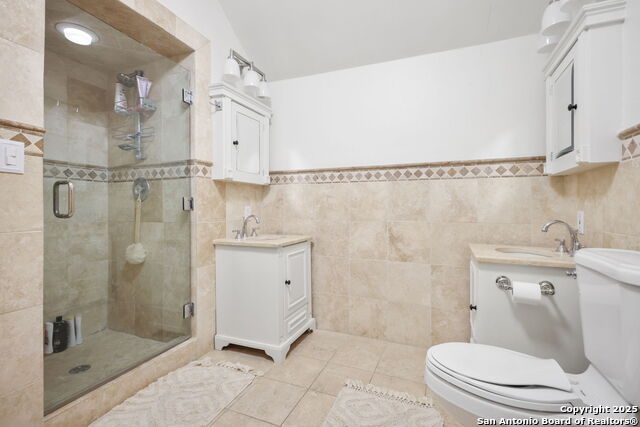 Listing photo id 24 for 204 Parklane