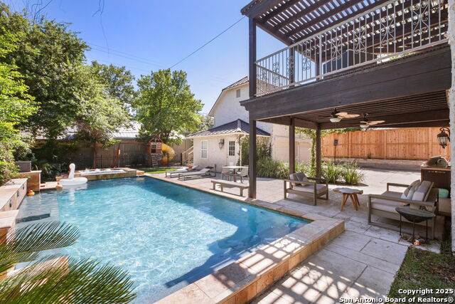 Listing photo id 1 for 204 Parklane