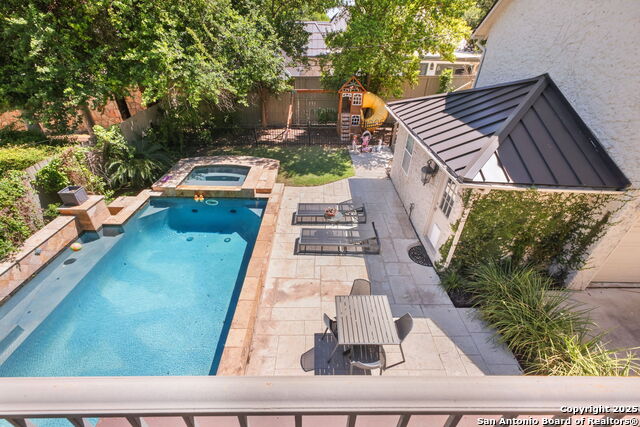 Listing photo id 30 for 204 Parklane