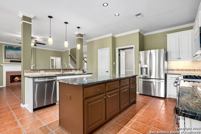 Image 10 of 44 For 18839 Agin Court